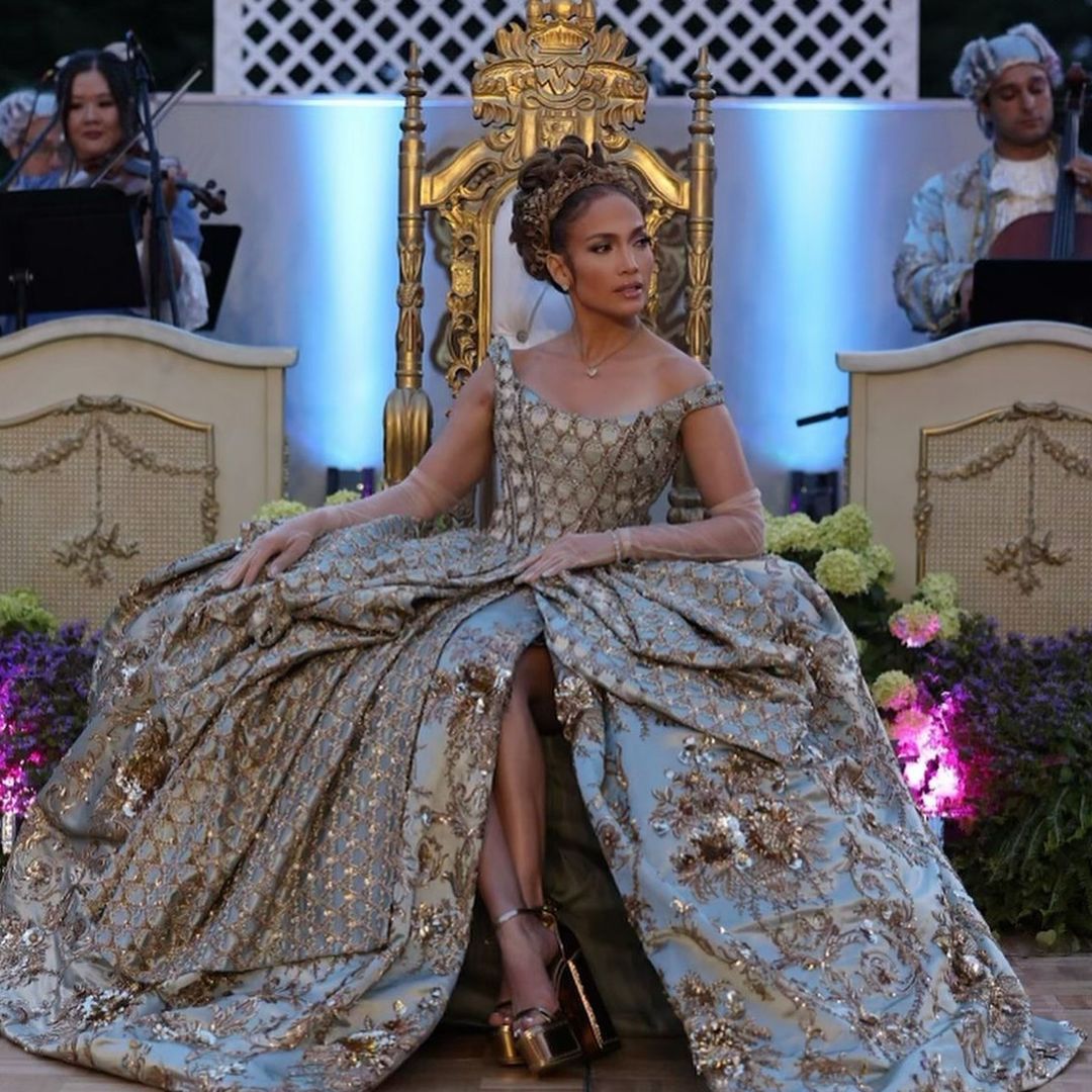 Jennifer Lopez Dazzles in Manish Malhotra's Victorian Gown at Bridgert Mohi fashion Jennifer Lopez Dazzles in Manish Malhotra's Victorian Gown at Bridgert Mohi fashion
