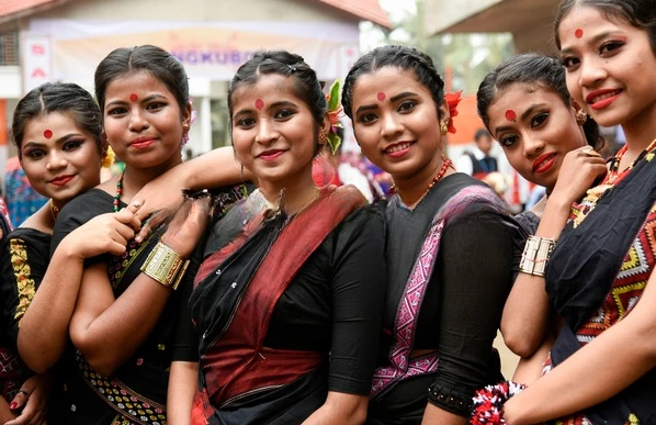 Mekhela Chador Online A Guide to the Traditional Assamese Women s Dress Mohi fashion