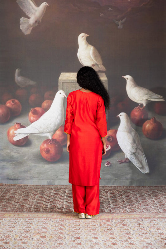 Red and Green Chanderi Embroidered Scallop Kurta set