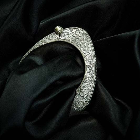 Adivasi Trikon Adjustable Chandi Kada