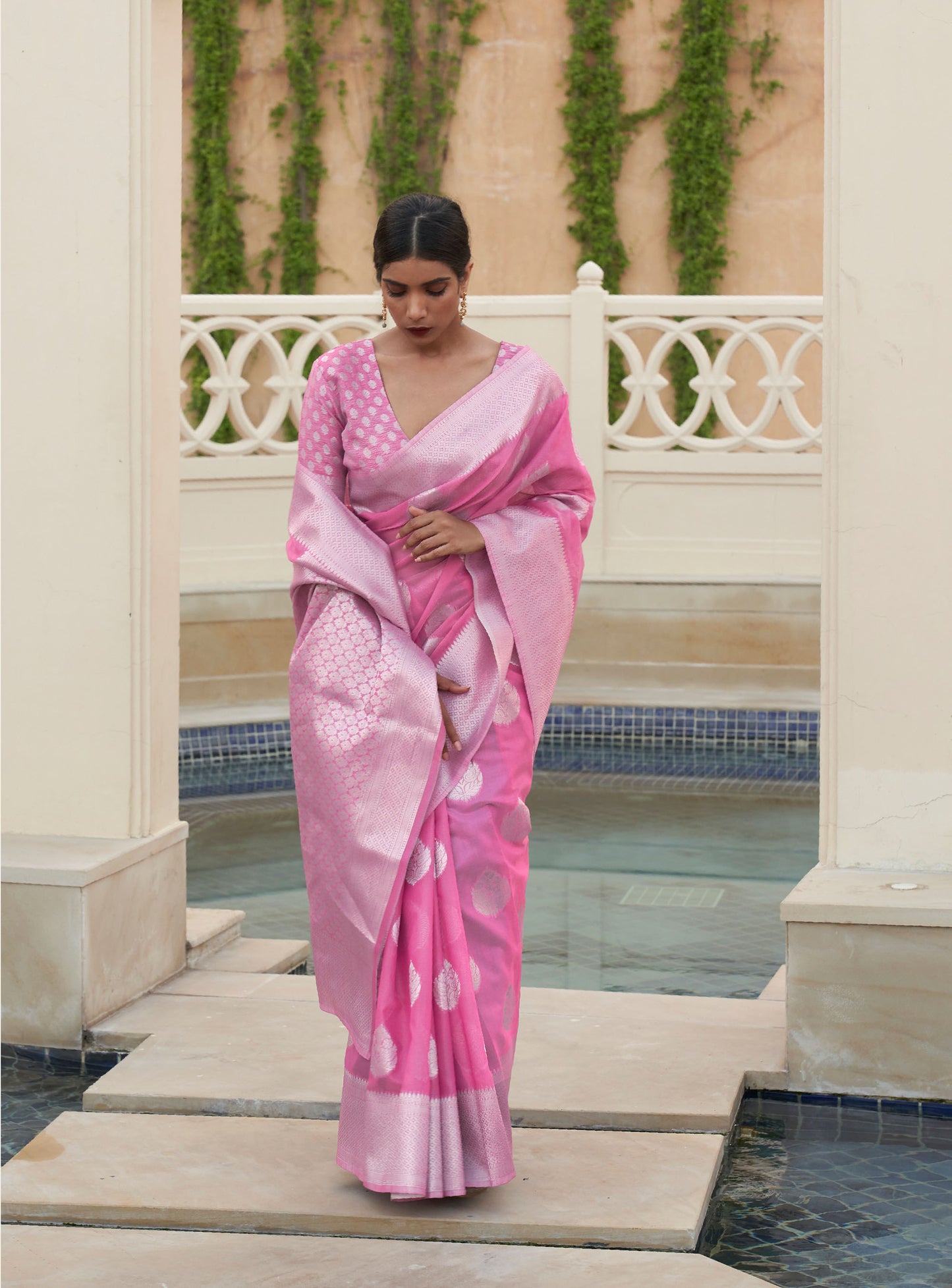 Pink Kevaah Linen Woven Saree