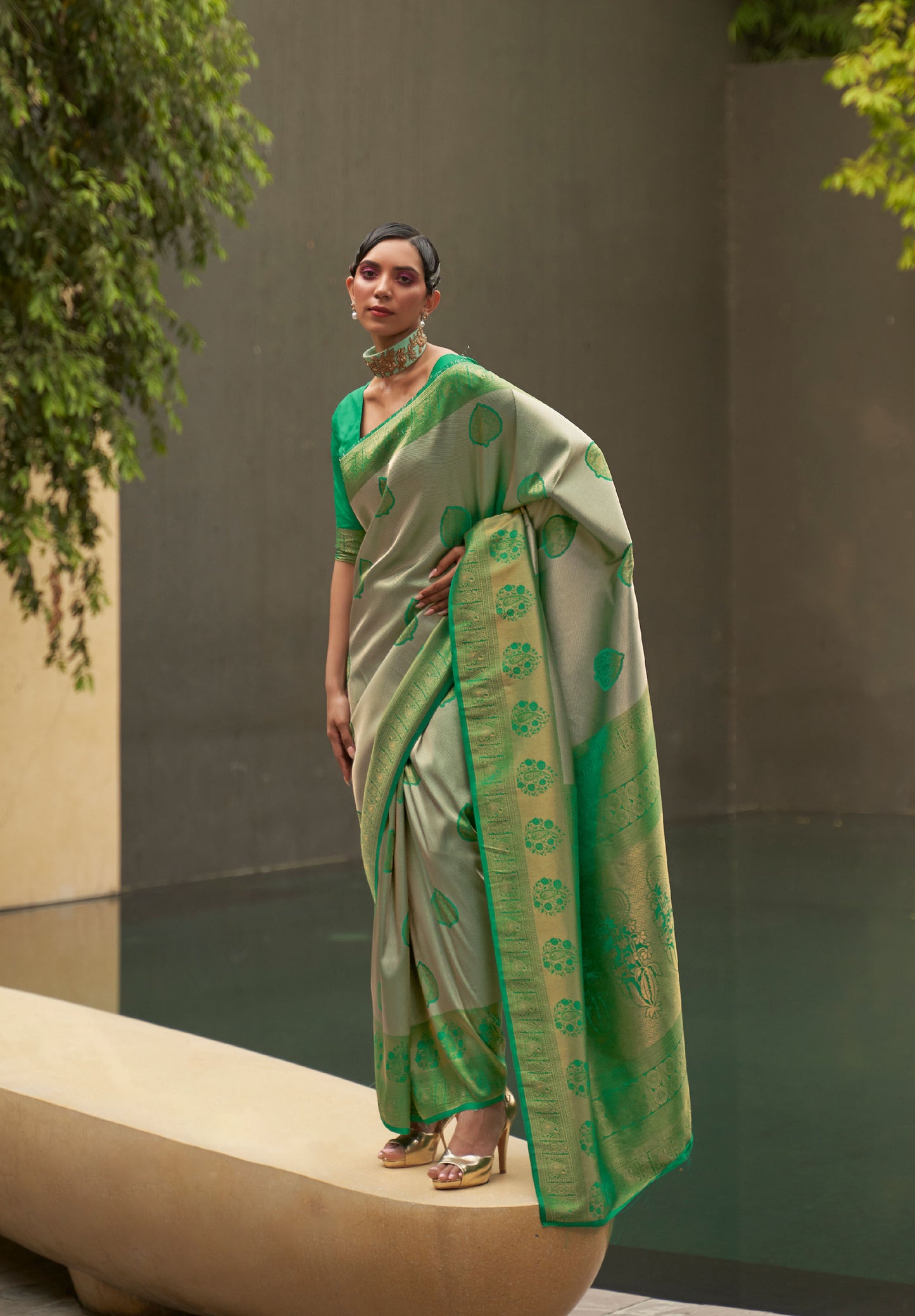 Green Korvai Silk Nylon Two Tone Handloom Saree