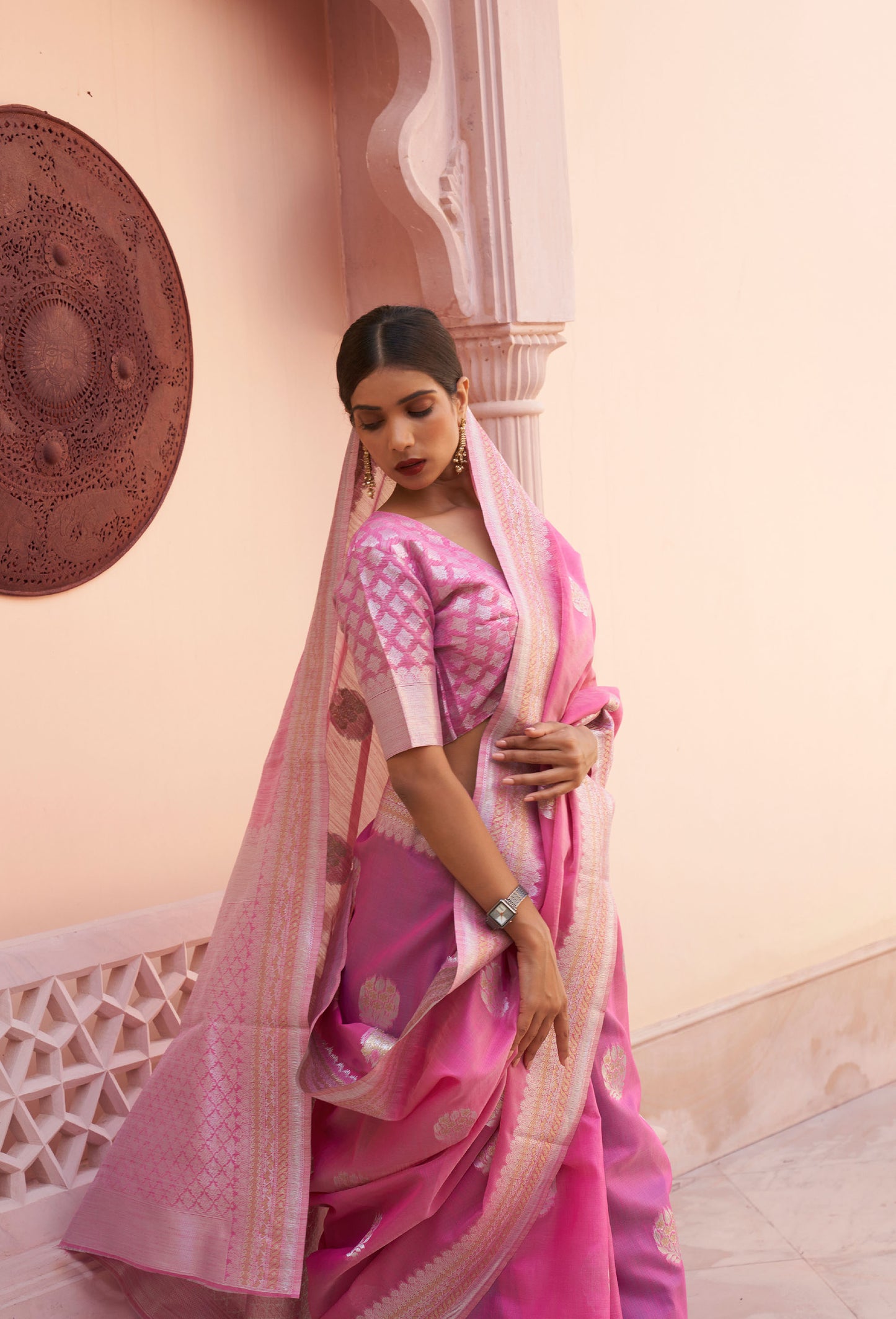 Pink Kavni Linen Woven Saree