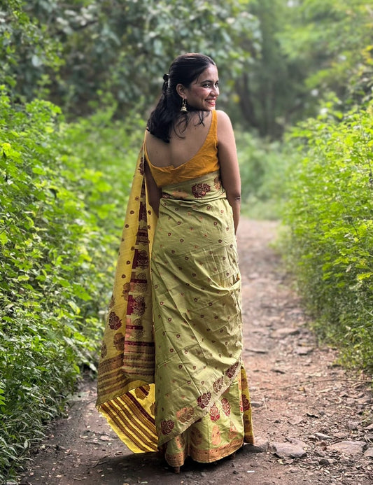 Devi Ishaani Green Handloom Mekhela Chador saree
