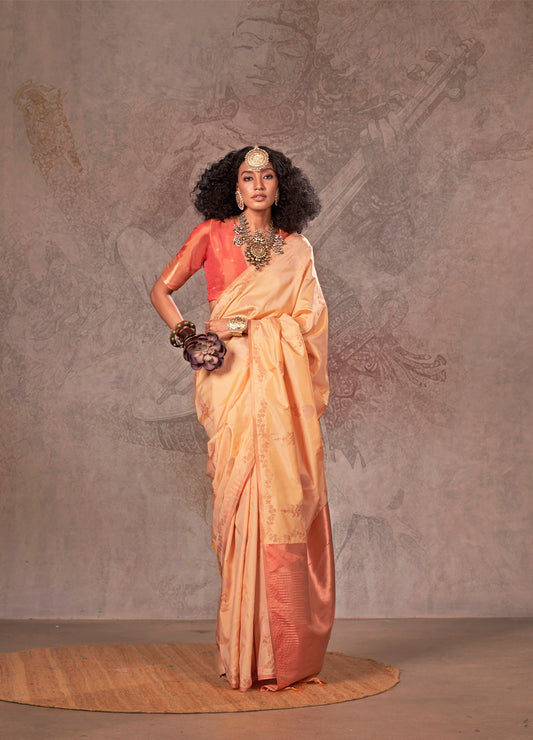 Cream Kirtan Two Tone Handloom Weaving Silk Saree With Contrast Pallu