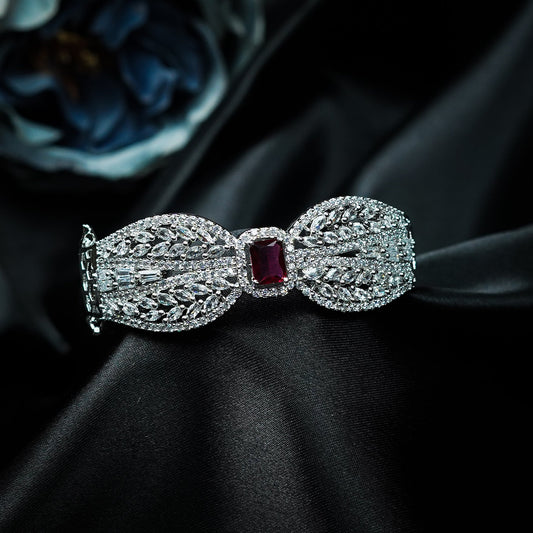 Regal Fleur Diamond Bracelet