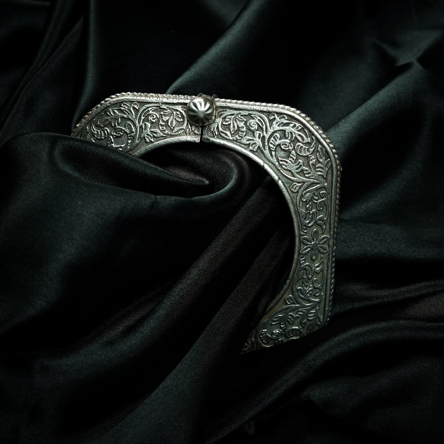 Moksha Adjustable Chaandi Kada