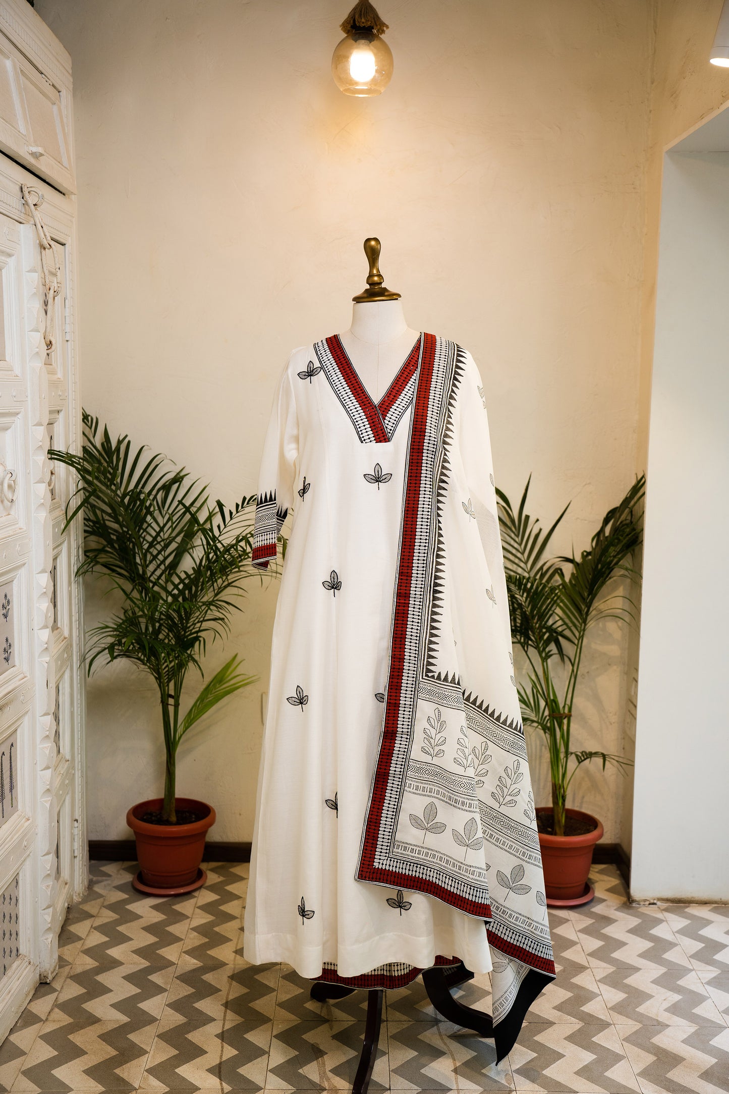Hand Block Printed And Embroidered Leaf Motif Kurta Set