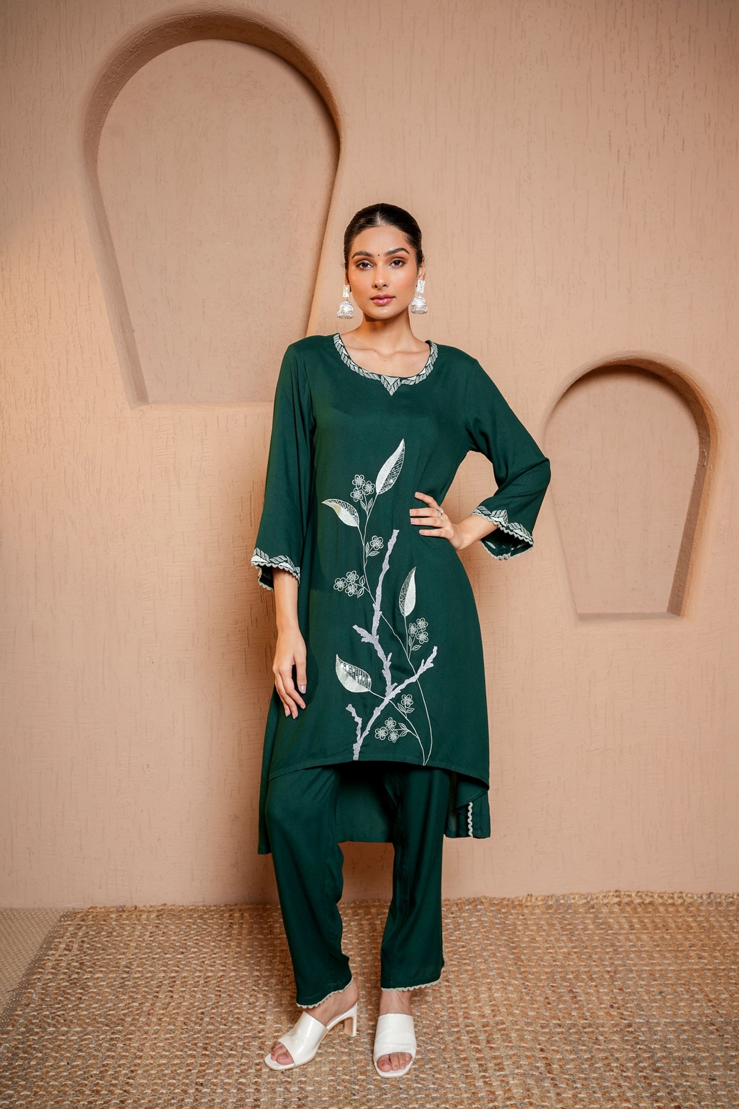 Bottle Green Rayon C-cut Kurta Pant With Machine Embroidery