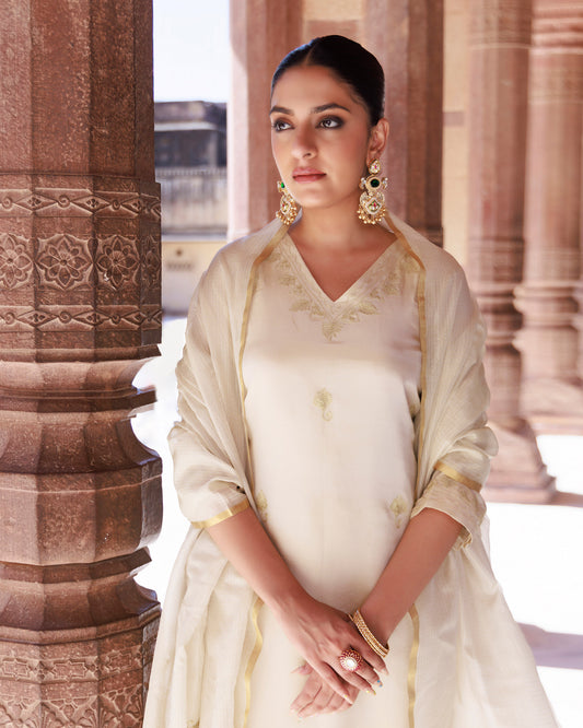 Ivory Tissue Georgette Aari Embrodidery Kurta & zari embelllished Dupatta Set