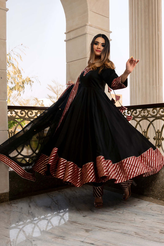 Ganguar Hina Black and Maroon Anarkali Set