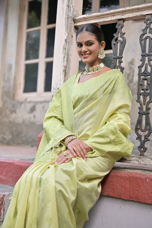 Mehendi Handloom Raw silk contrast woven Saree