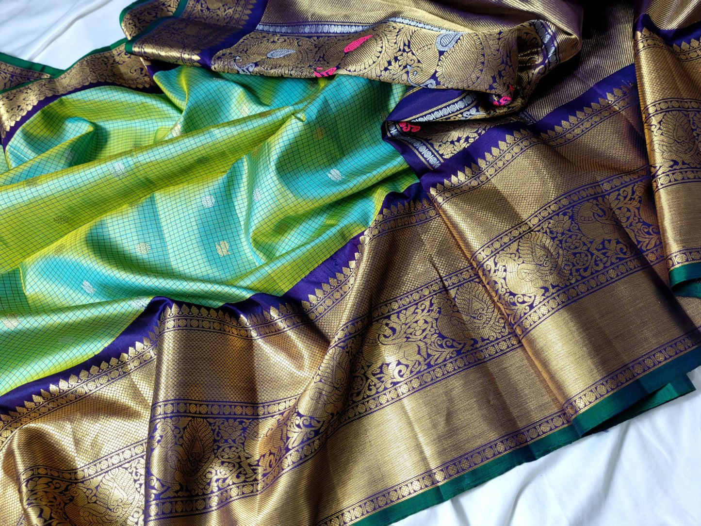 Green with Dark Blue Pallu Pure Gadwal Pattu handloom Saree