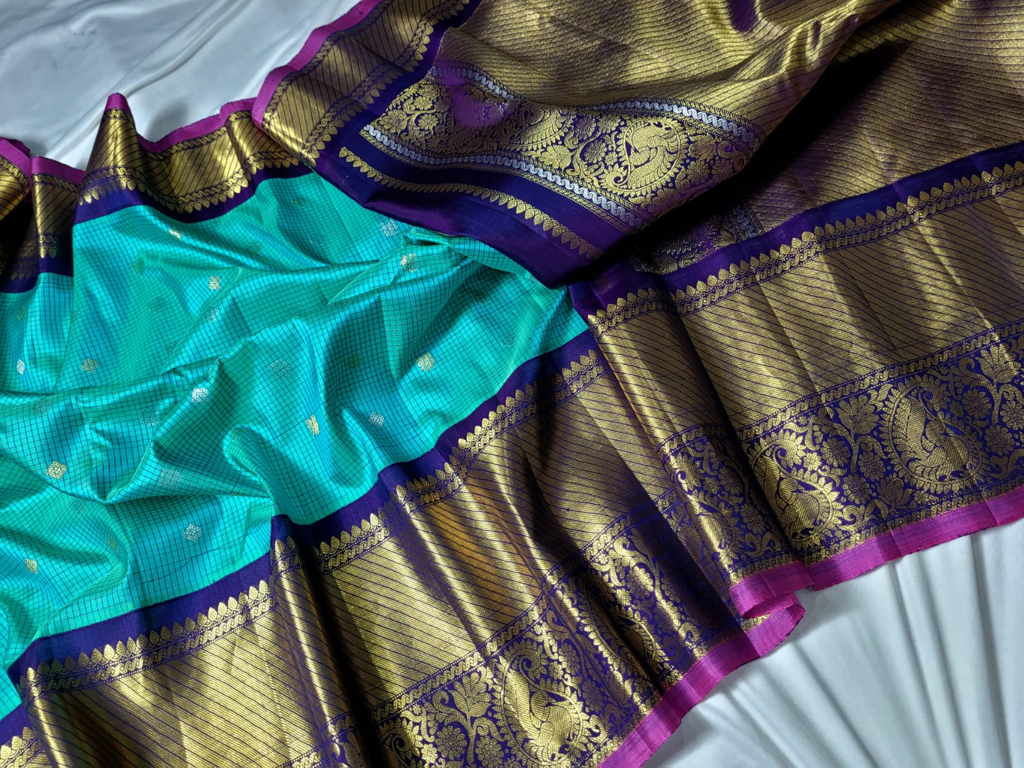 Turquoise with Dark Blue Pallu Pure Gadwal Pattu handloom Saree