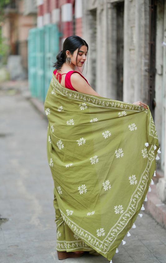 "Fragrance of Heena" - Green Handblock Print Natural Dyed - White Mulmul Cotton Saree