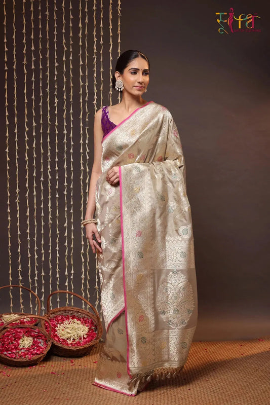 Pistachio Green Handloom Pure Silk Banarasi Saree With Kadhwa Boder And Pallu