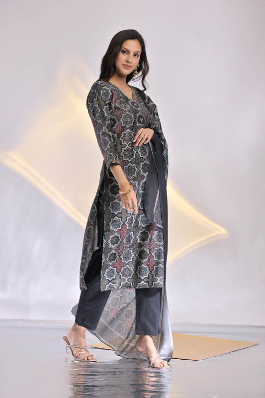 Embroidered Muslin V-Neck Suit Set with Dupatta