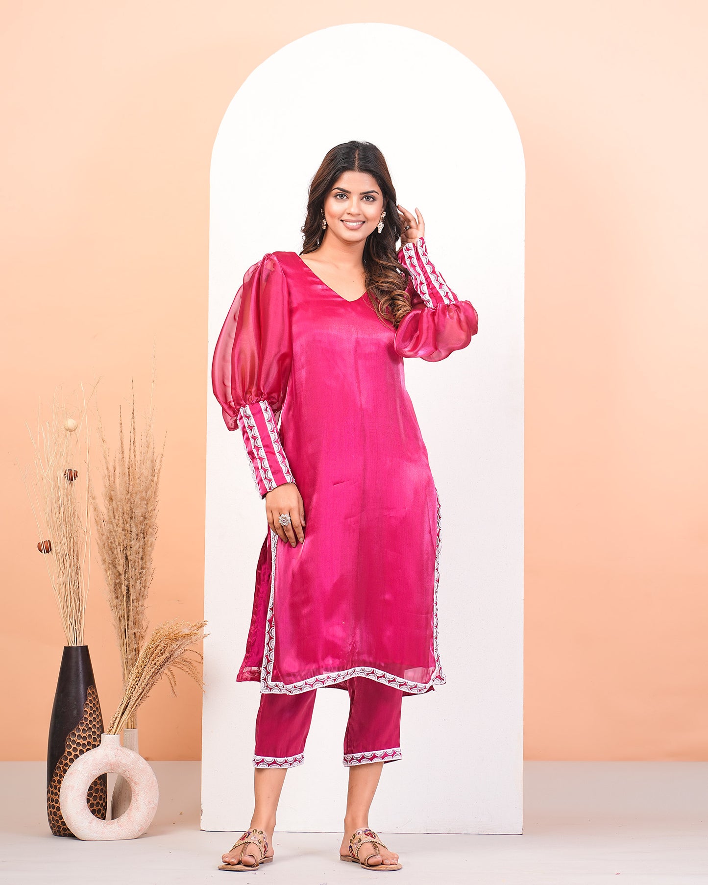 Pink Kurta With Puff Sleeves And Lace Detailing