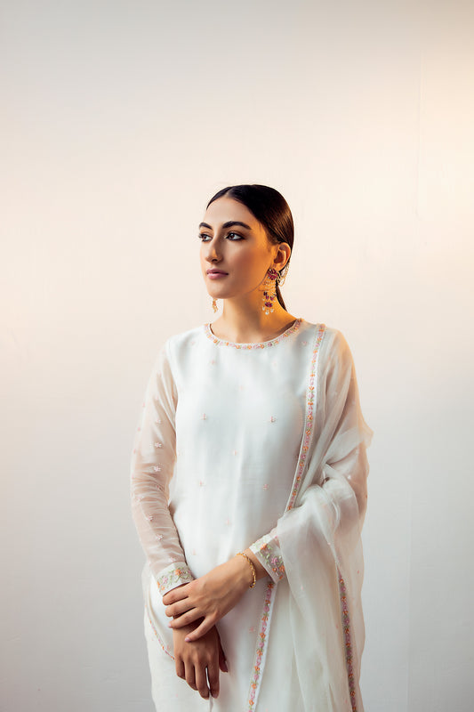 White Resham Embroidered Handcrafted Silk Organza Kurta Set