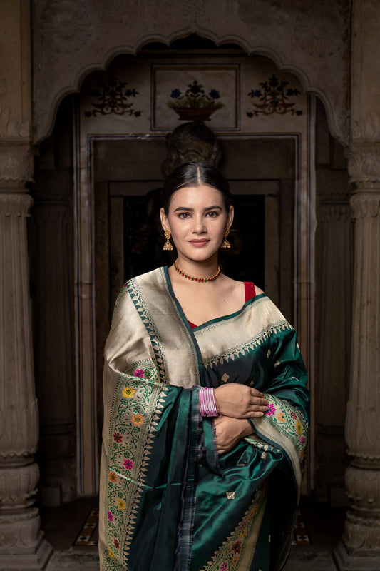 Bottle Green Handwoven Kadwa Katan Silk Saree - Panaya