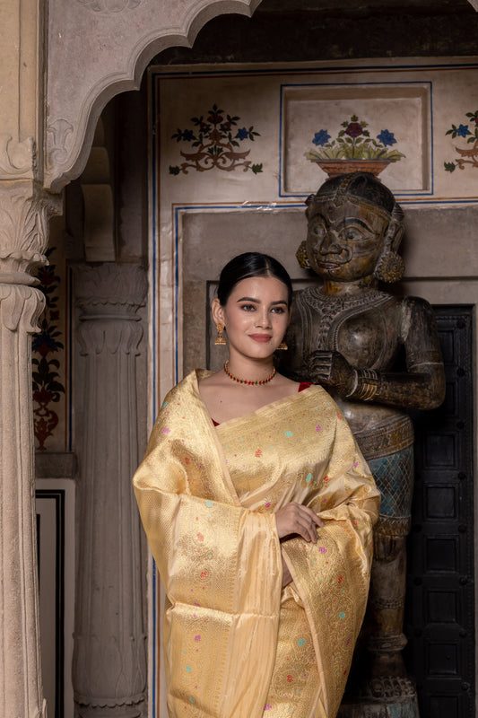 Gold Handwoven Kadwa Katan Silk Saree - Panaya