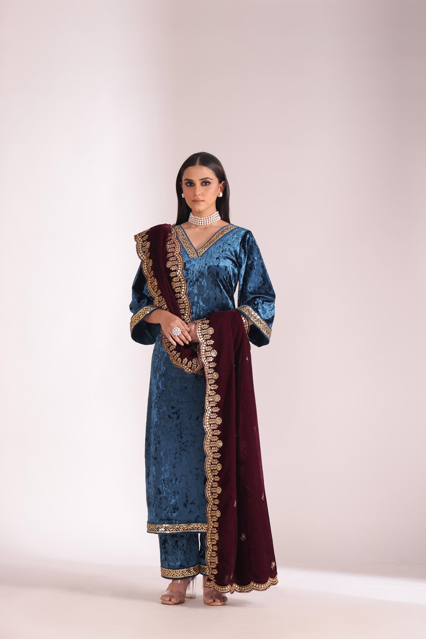 Noor-e-zar Teal Velvet Embroidered Kurta With Shawl