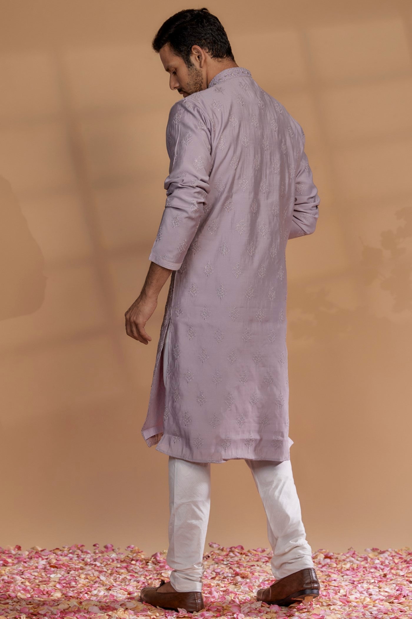 Lavender Banarasi Silk Thread Embroidered Kurta Set
