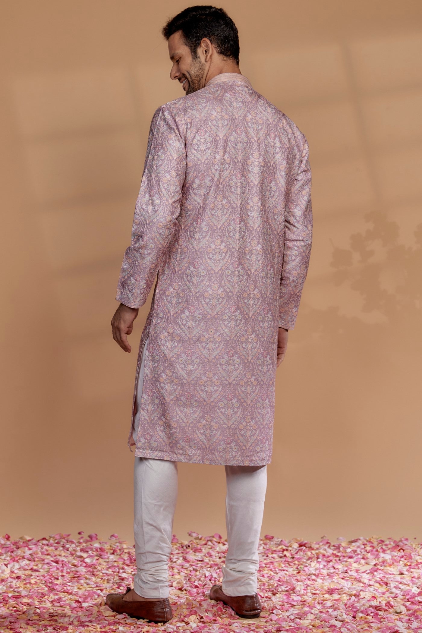 Light Mauve Banarasi Silk Thread Embroidered Kurta Set