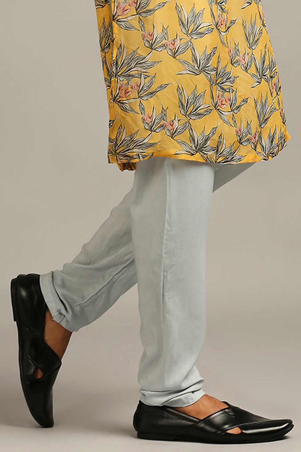 Anthia Floral Printed Bundi With Kurta Set