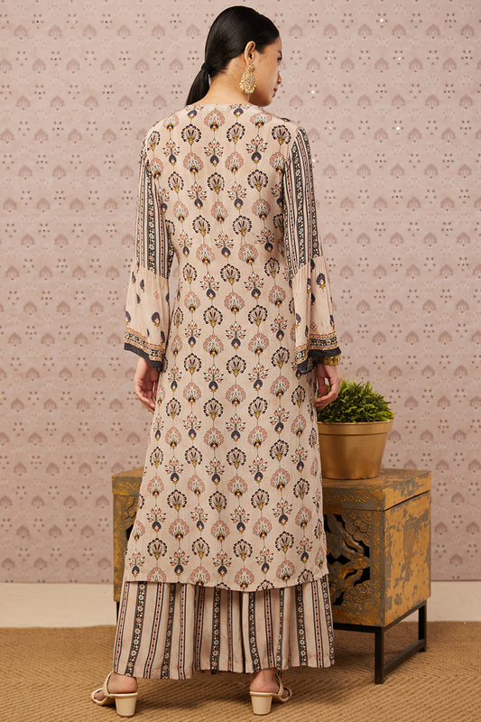 Sarouk Embroidered Angarkha Set