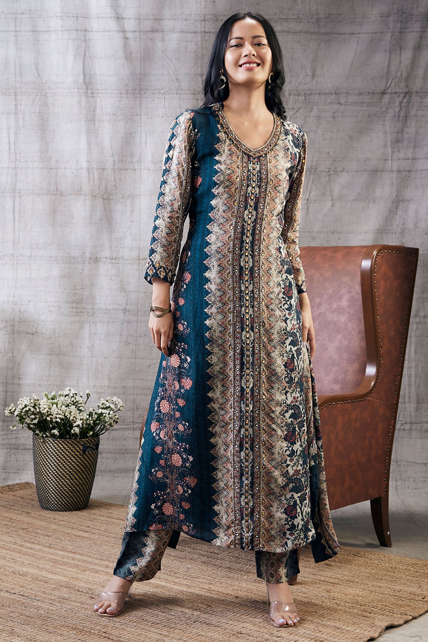 Dilara Embroidered Kurta Set