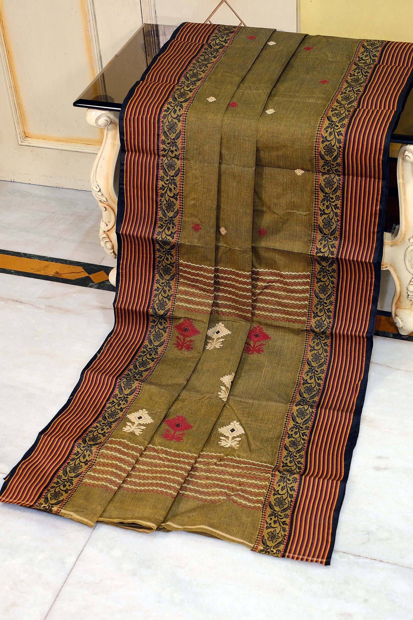Woven Matta Churi Stripe Nakshi Border Premium Quality Bengal Handloom Cotton Saree in Icky Green and Multicolored