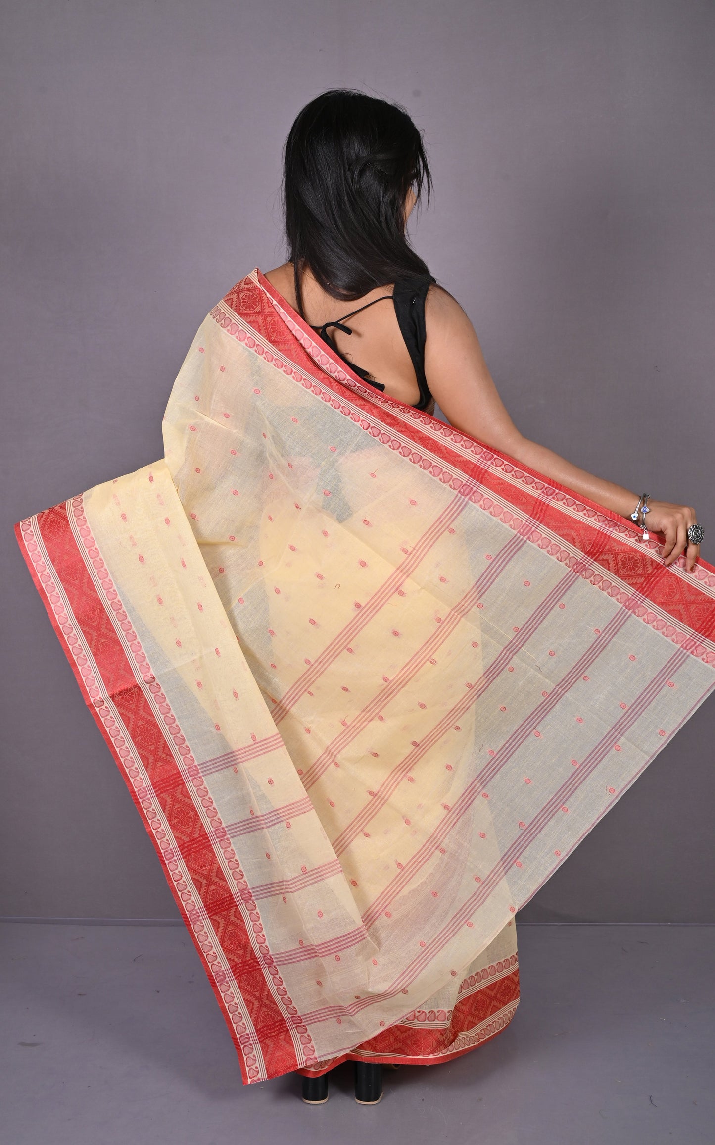 Thread Nakshi Woven Work Bengal Tangail Hazar Butti Cotton Saree in Beige and Red
