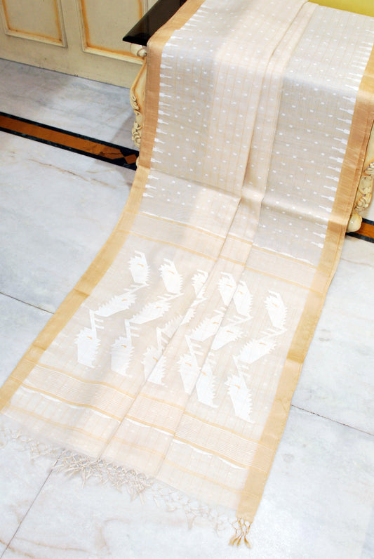 Premium Quality Contrast Checks Muslin Silk Jamdani Saree in Parchment, Off White, with Diffuse Gold color Tussar Silk Selvage