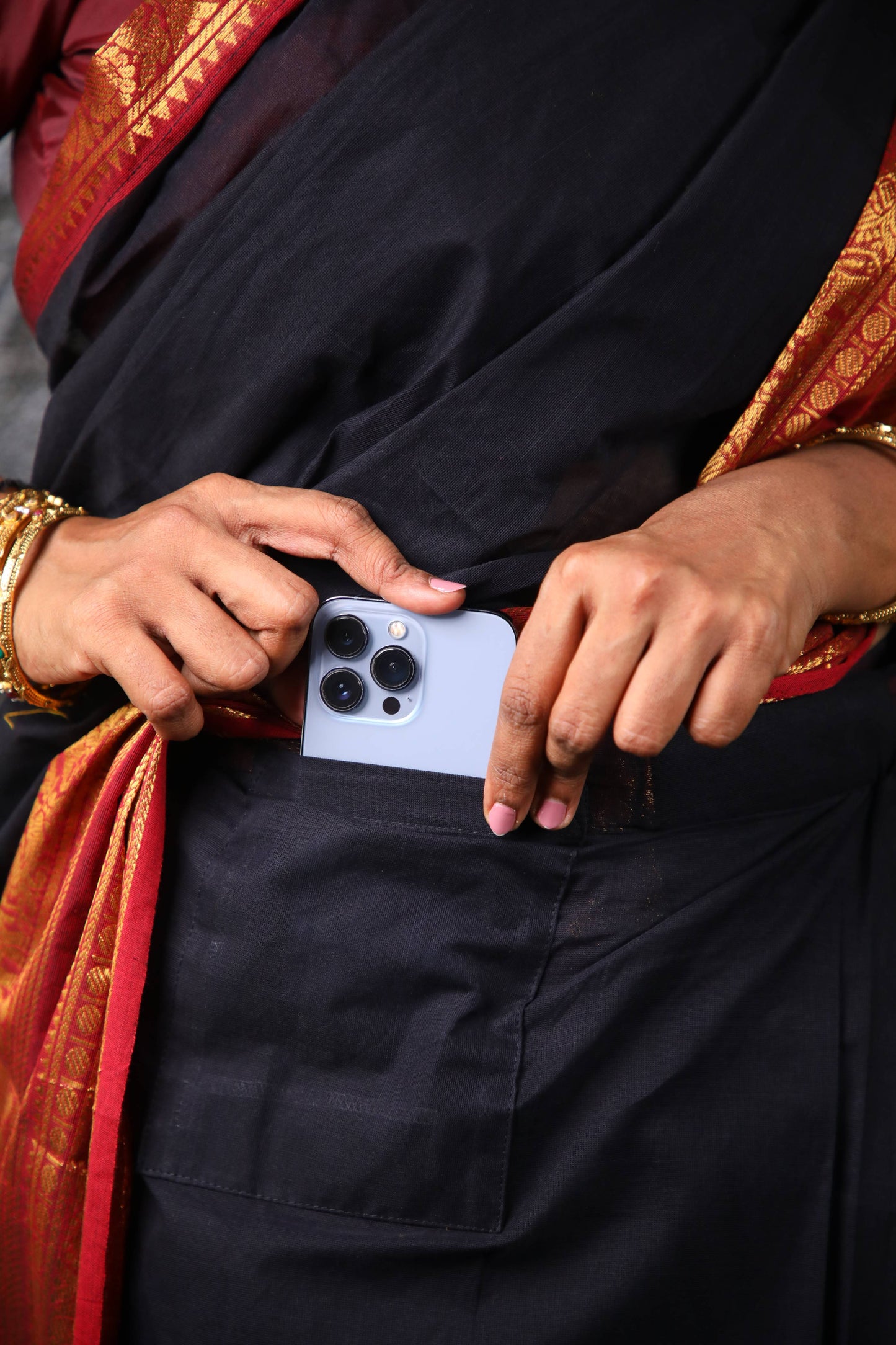 Varnam - 1 minute Ready-to-wear saree in Black color in Kanchi Cotton