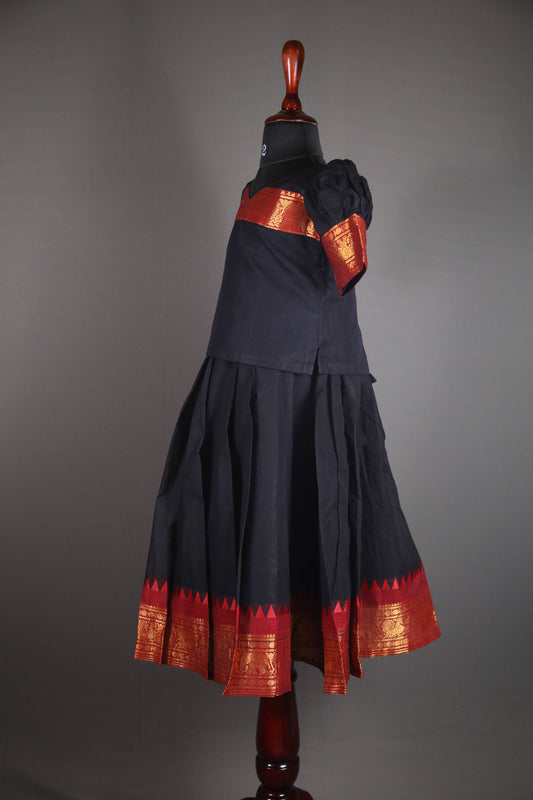 Siya - Pavada sattai in kanchi cotton in Black color