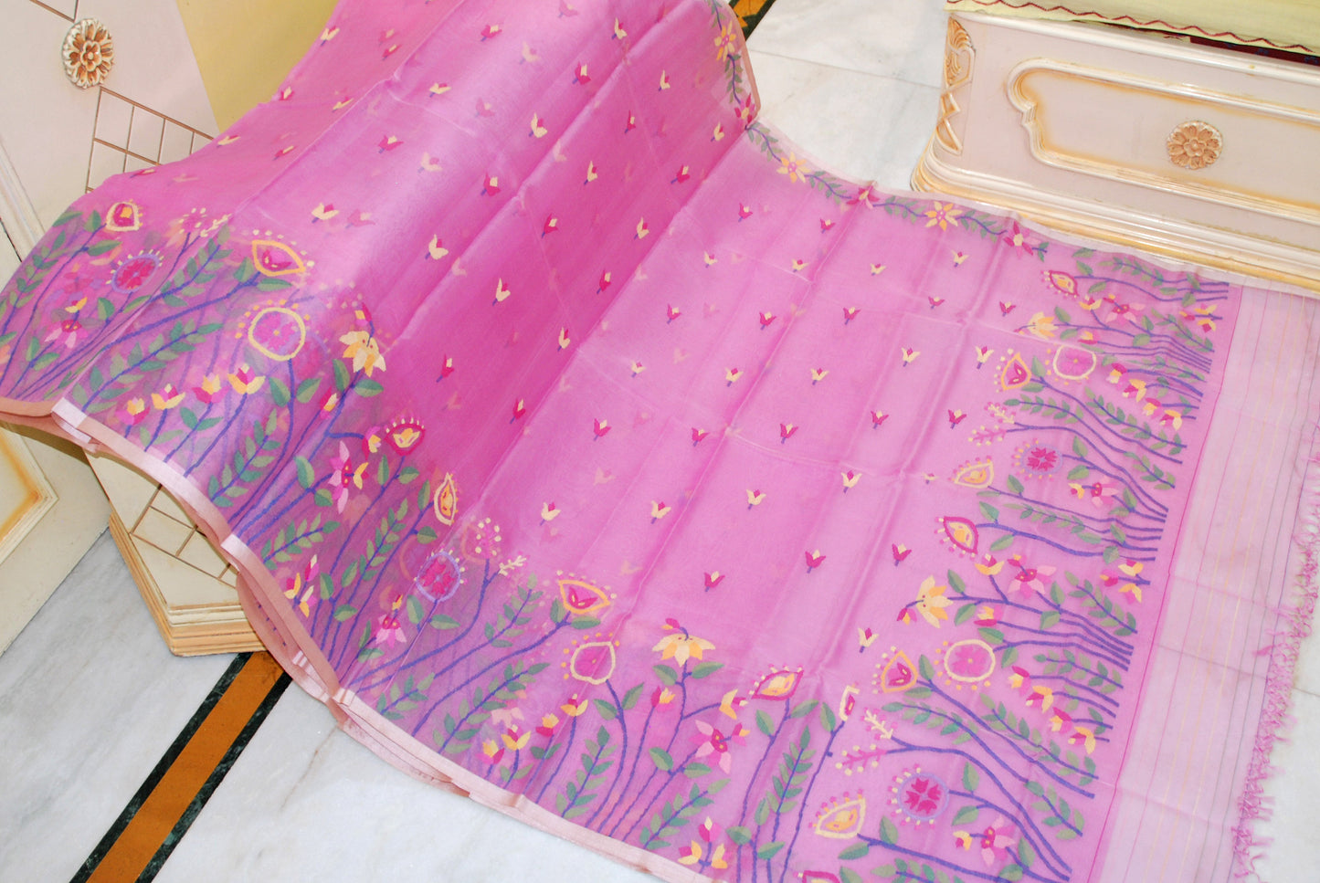 Bengal's Pride Premium Hand Woven Jangla Jaal Work Muslin Silk Dhakai Jamdani Saree in Purplish Pink and Multicolored Thread Work