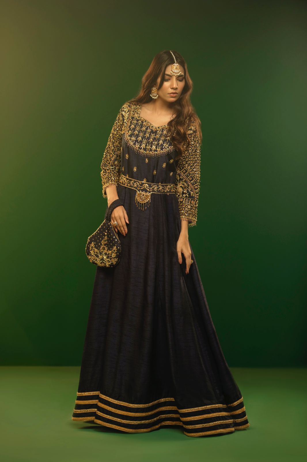 Royal Blue Color Pakistani Partywear Gown-Amrah & Hafsa1 L Royal Blue Color Pakistani Partywear Gown-Amrah & Hafsa1 L