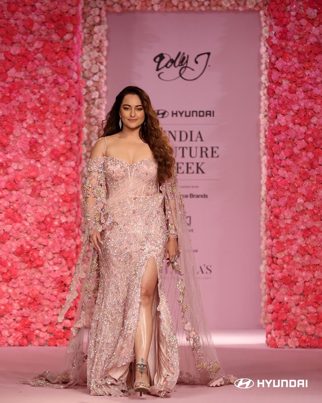 Sonakshi Sinha Dazzles In A Pink Gown As She Takes The Runway For Doll sonakshi-sinha-dazzles-in-a-pink-gown-as-she-takes-the-runway-for-doll