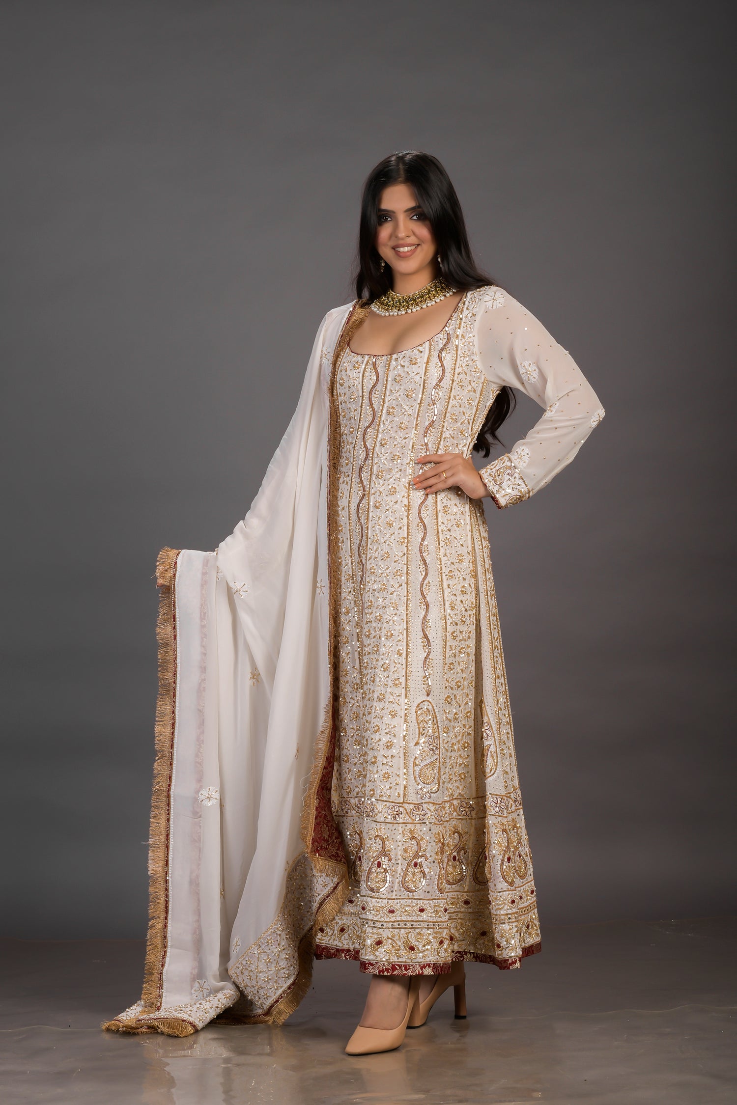 Buy Chikankari online; browse latest and trendy Chikankari Sarees and Kurtis