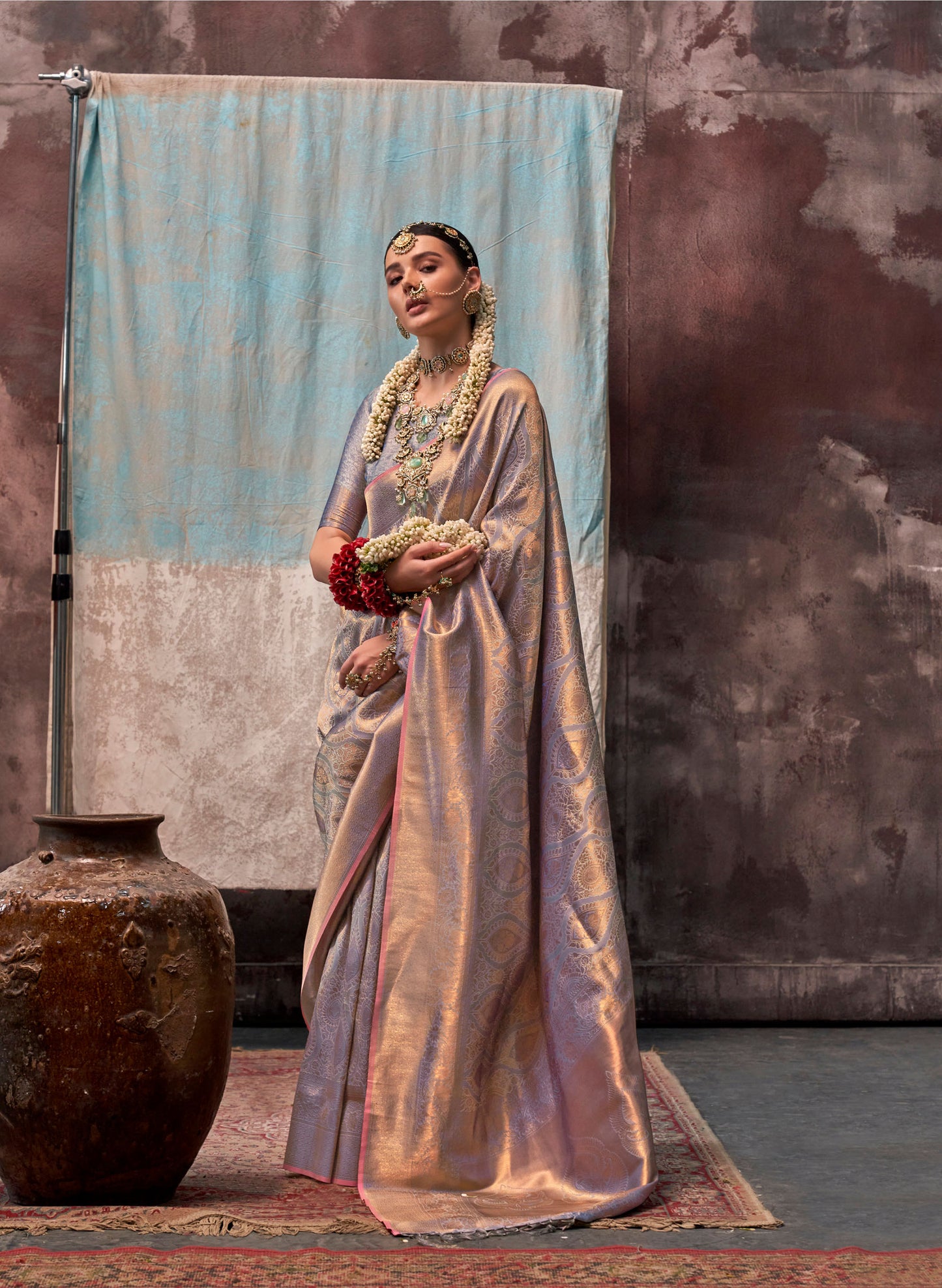 Golden Kaala Savoy Handloom Silk Saree