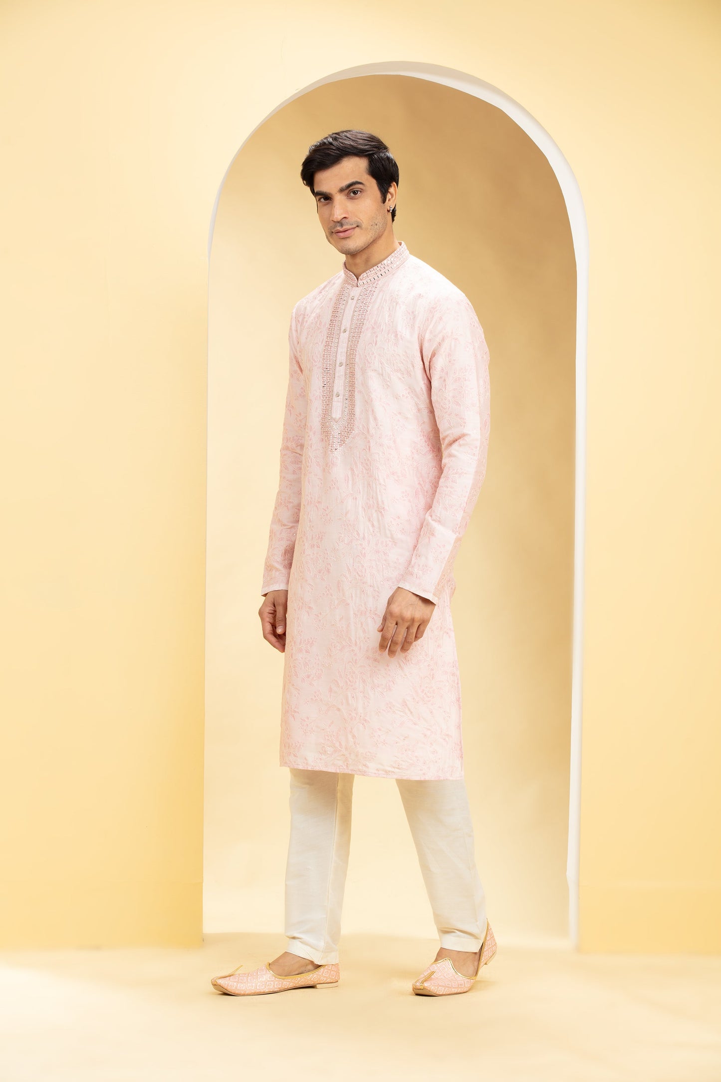 Pastel Pink kurta pajama set with thread embroidery