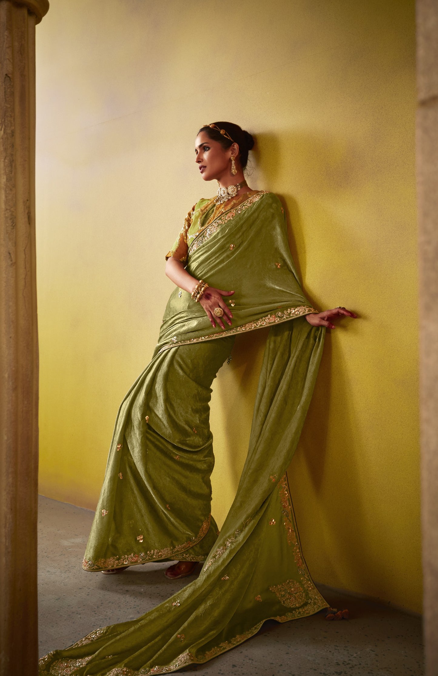 Mehendi Green Glass Tissue Dhaga & Thread Embroidered Divani Saree