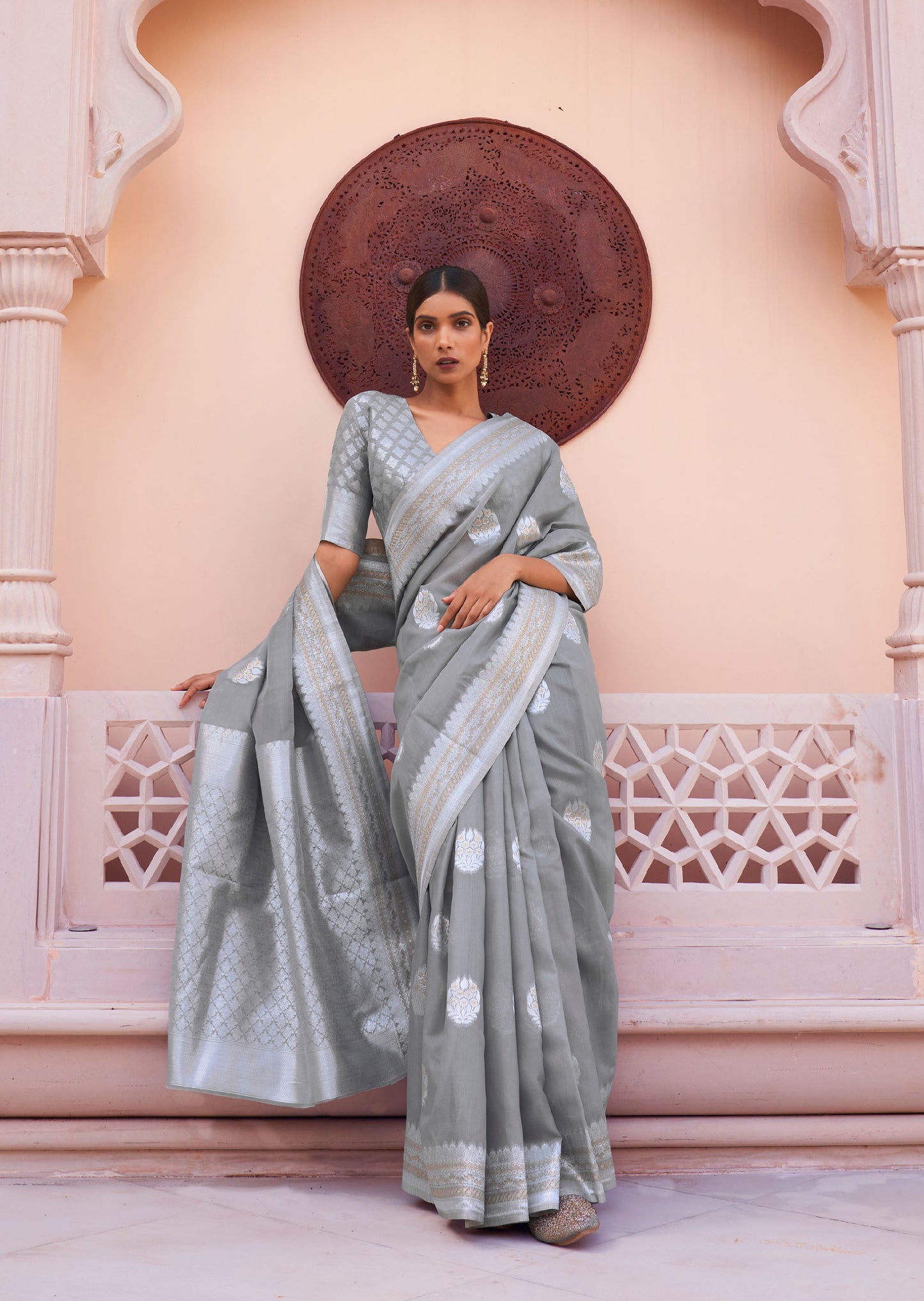 Grey Kavni Linen Woven Saree