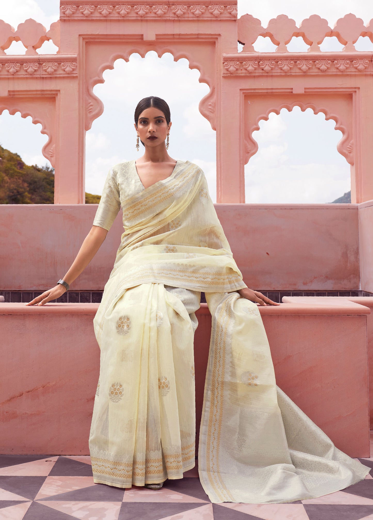 Pale Yellow Kavni Linen Woven Saree