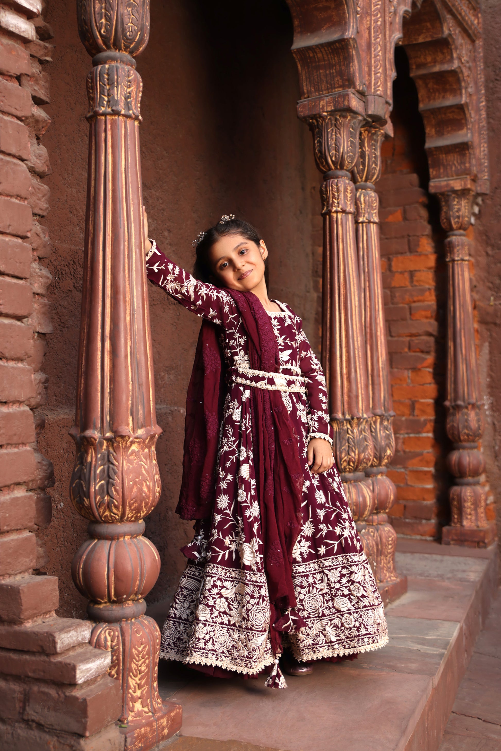parsi ladies dress Parsi traditional dress. #parsi #parsiwork #daddydaughter #bawa #zorastrian