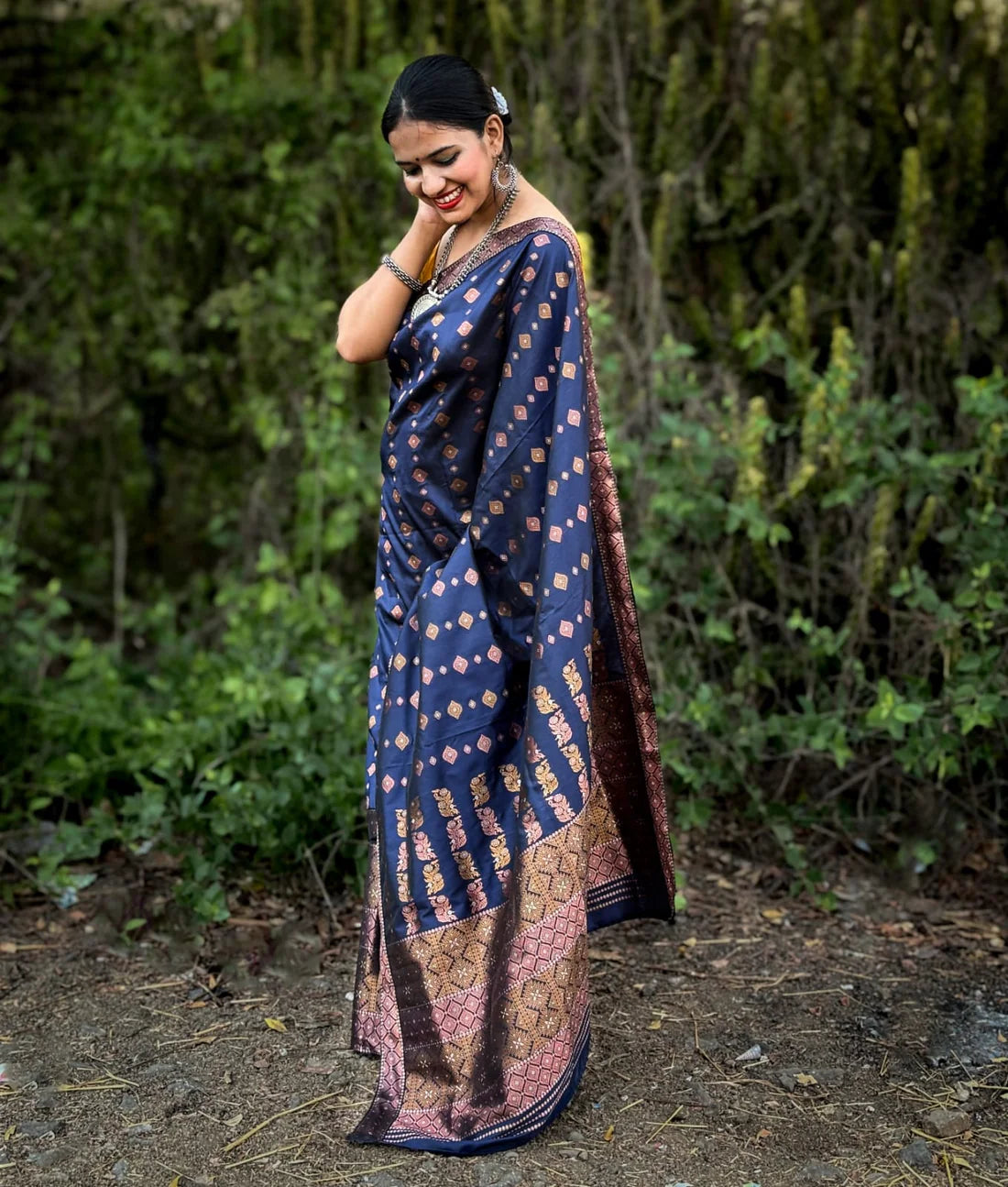 Kanak Dhara Mekhela Chador