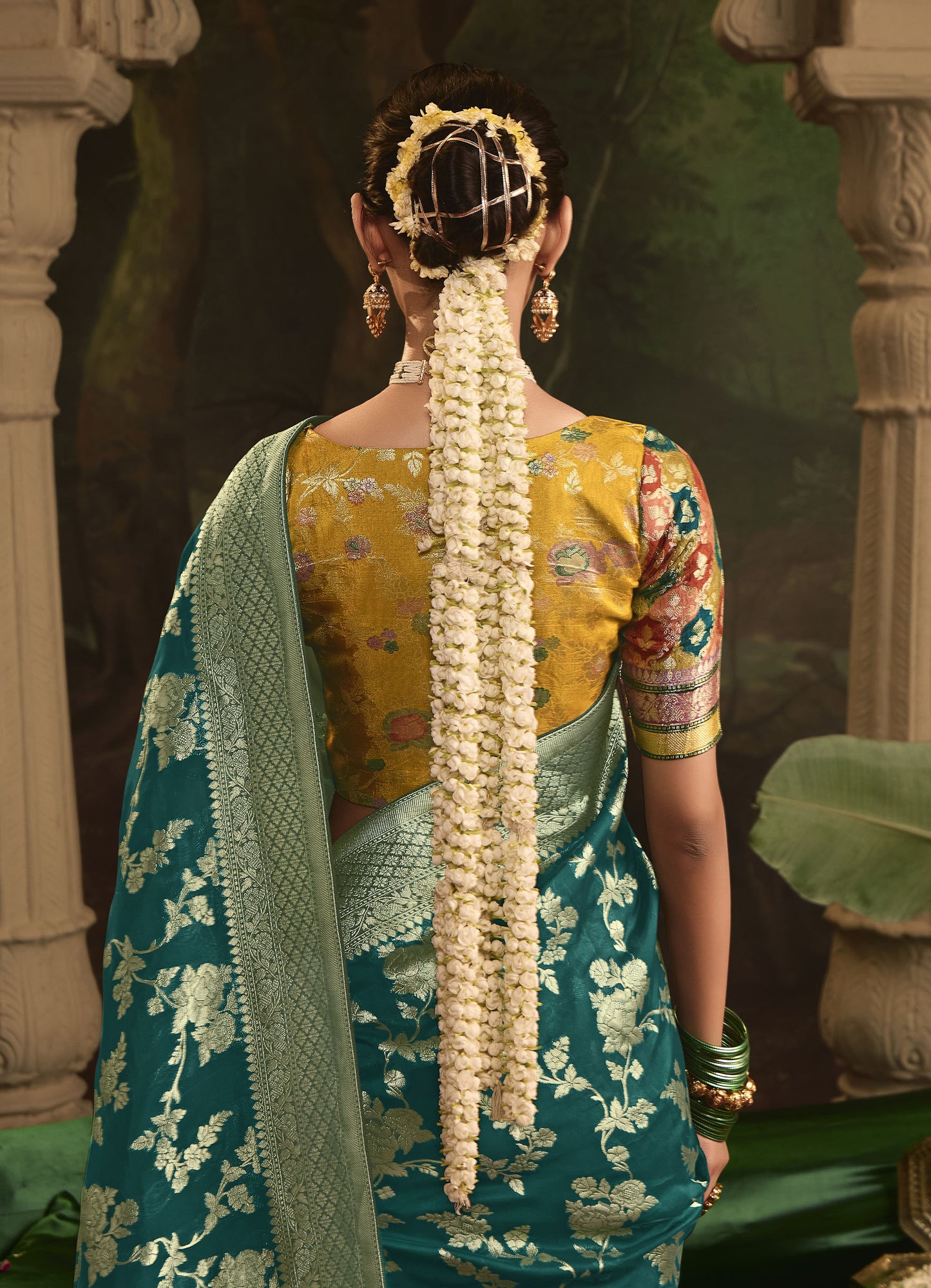 Dark green Crepe Dola Silk Weaving Sinduri Raas Saree