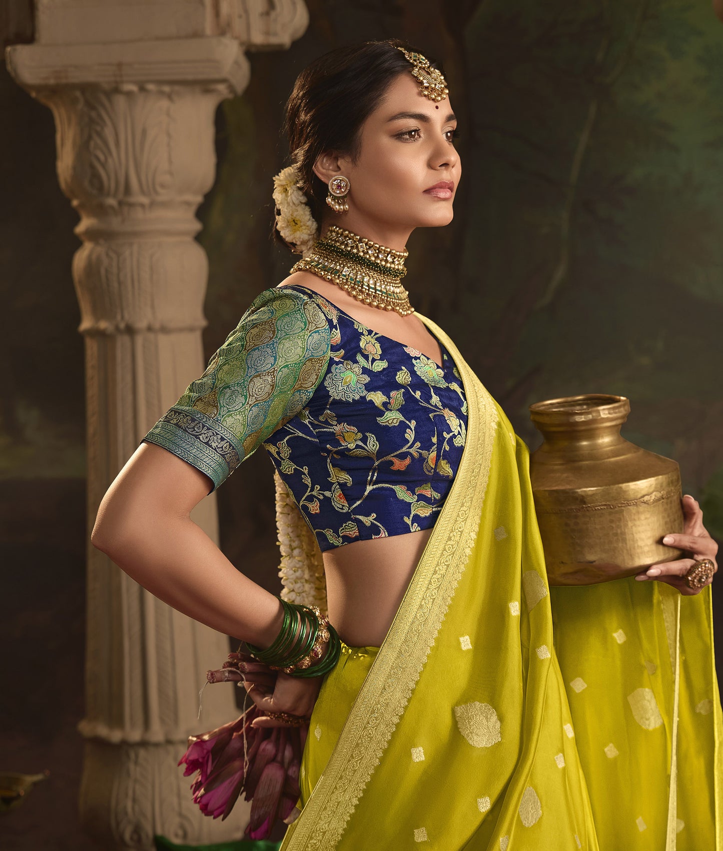 Mehendi Green Crepe Dola Silk Weaving Sinduri Raas Saree