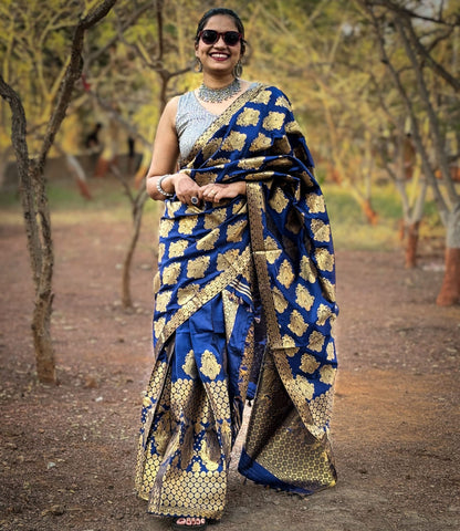 Devi Pratibha - Blue silk apaapi mekhela chador
